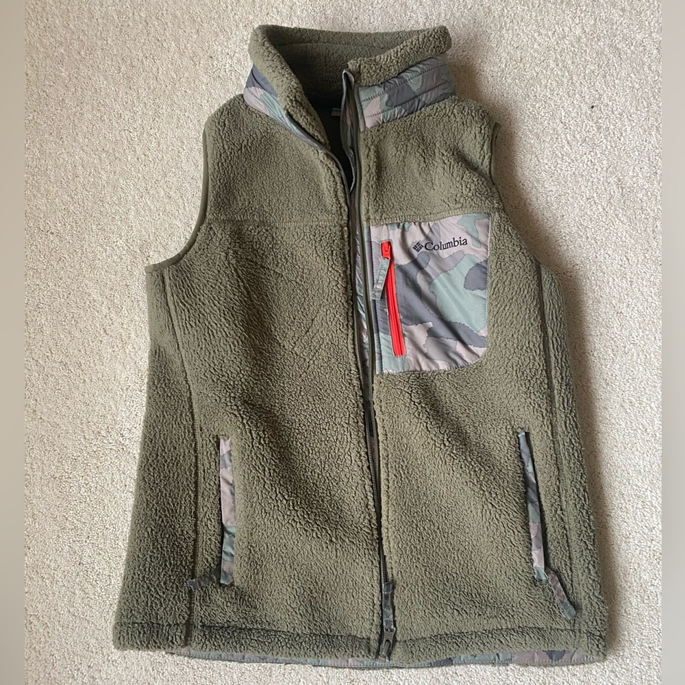 Columbia Olive Green Fleece Vest with Red and Camo Accents